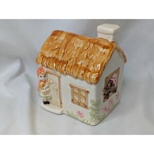 Little Red Riding Hood Ceramic Bank 4 Inch Quon 1982